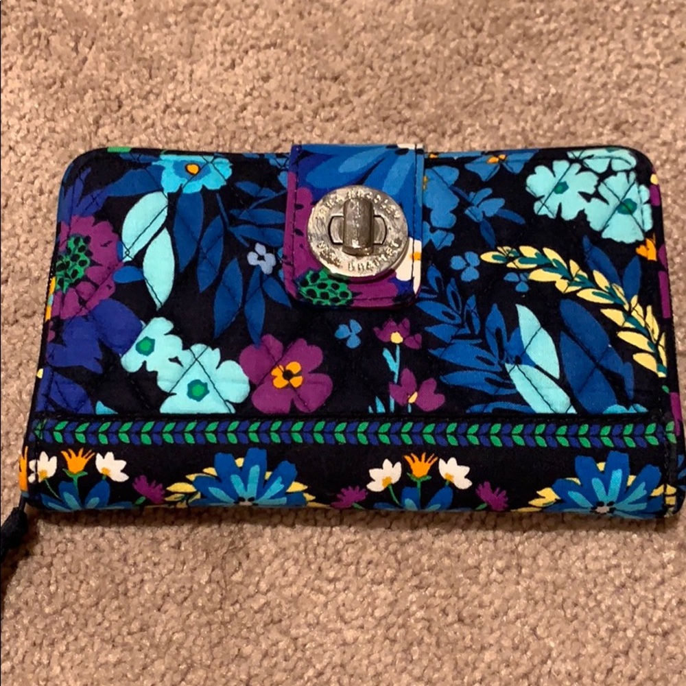 Vera Bradley wallet GREAT CONDITION